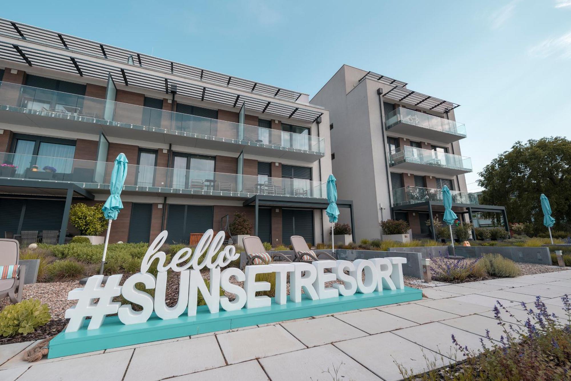 Sunset Resort - Lakeside Apartment Fonyod ภายนอก รูปภาพ