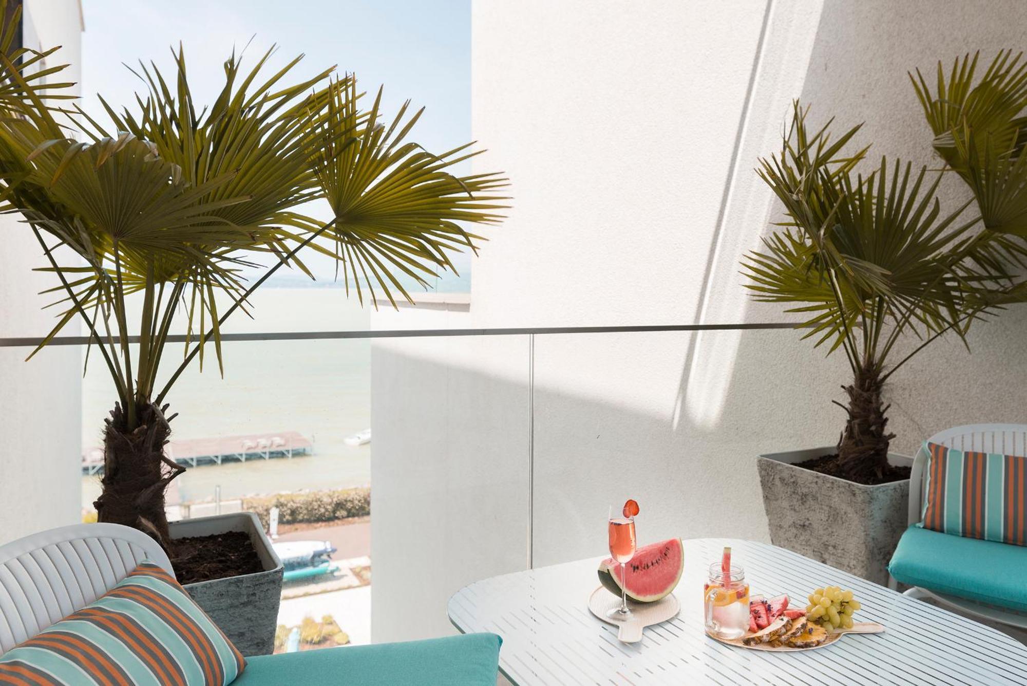 Sunset Resort - Lakeside Apartment Fonyod ภายนอก รูปภาพ