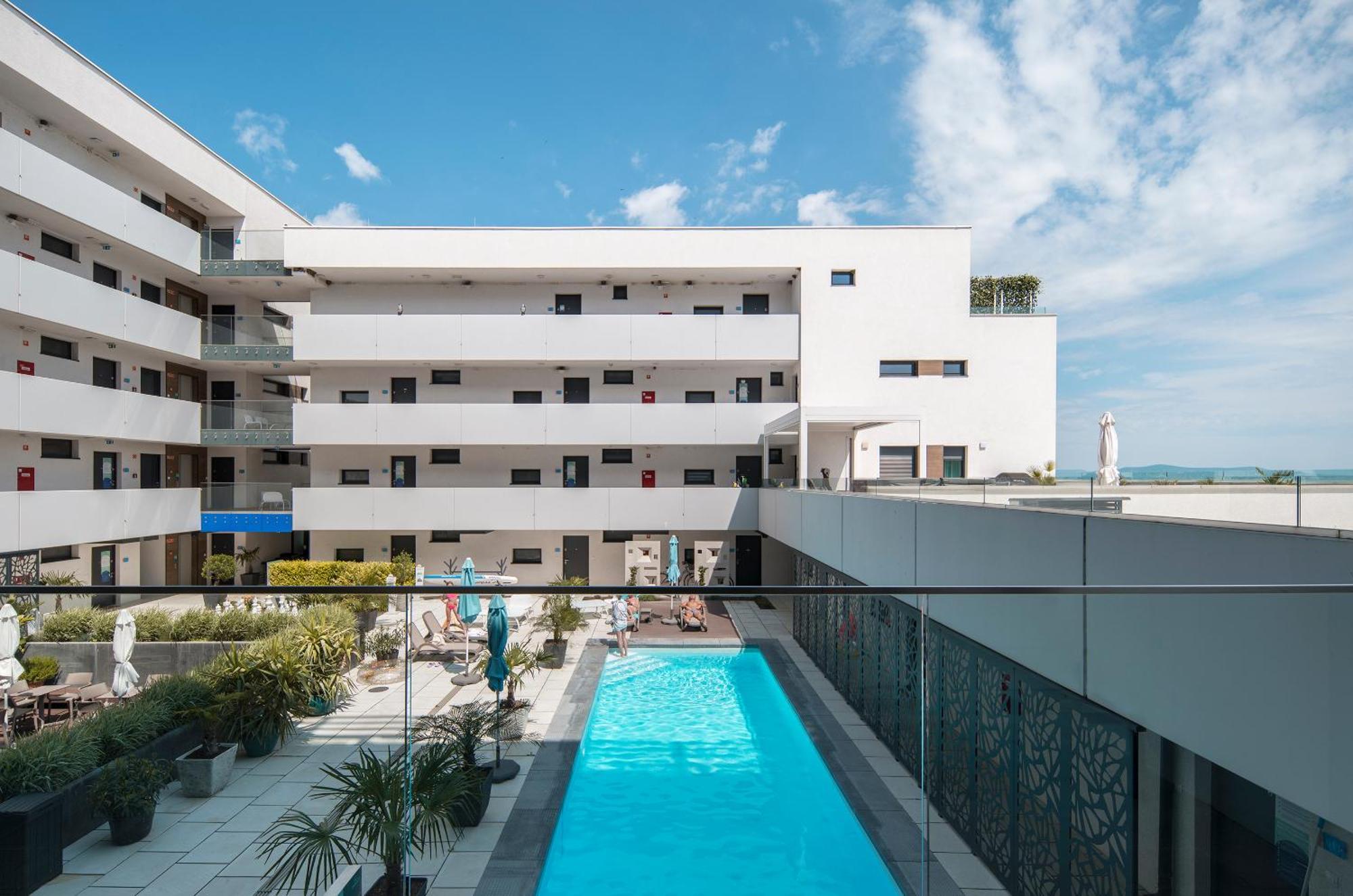 Sunset Resort - Lakeside Apartment Fonyod ภายนอก รูปภาพ