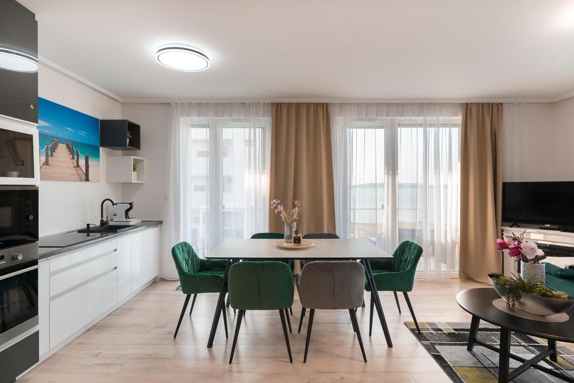 Sunset Resort - Lakeside Apartment Fonyod ภายนอก รูปภาพ
