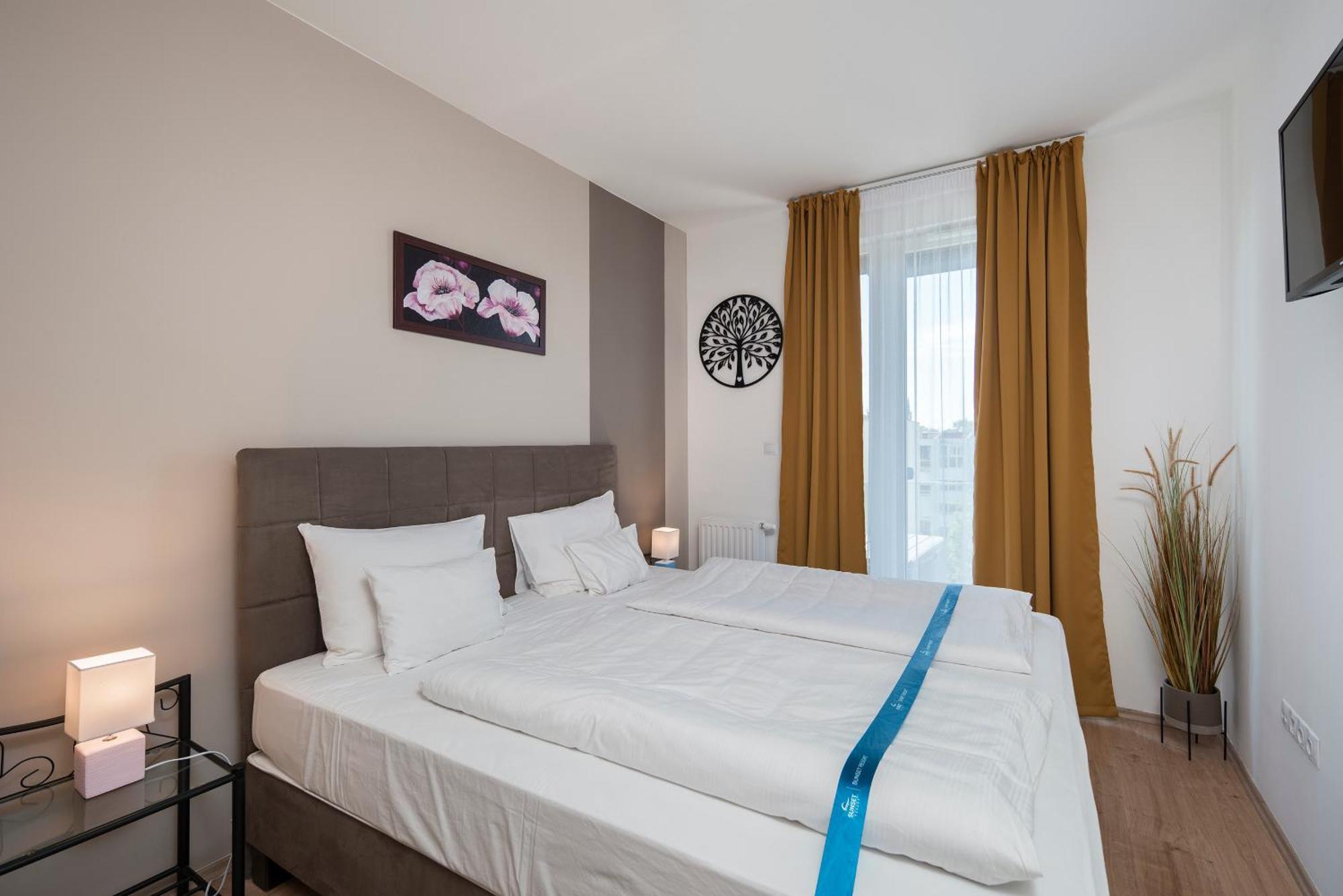 Sunset Resort - Lakeside Apartment Fonyod ภายนอก รูปภาพ