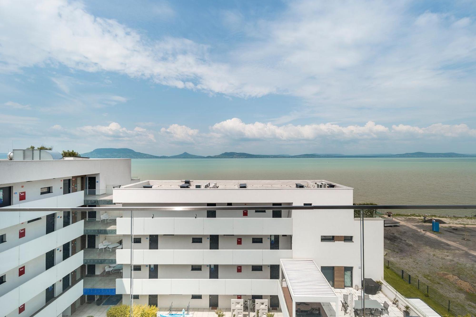 Sunset Resort - Lakeside Apartment Fonyod ภายนอก รูปภาพ